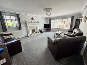 Lounge- click for photo gallery